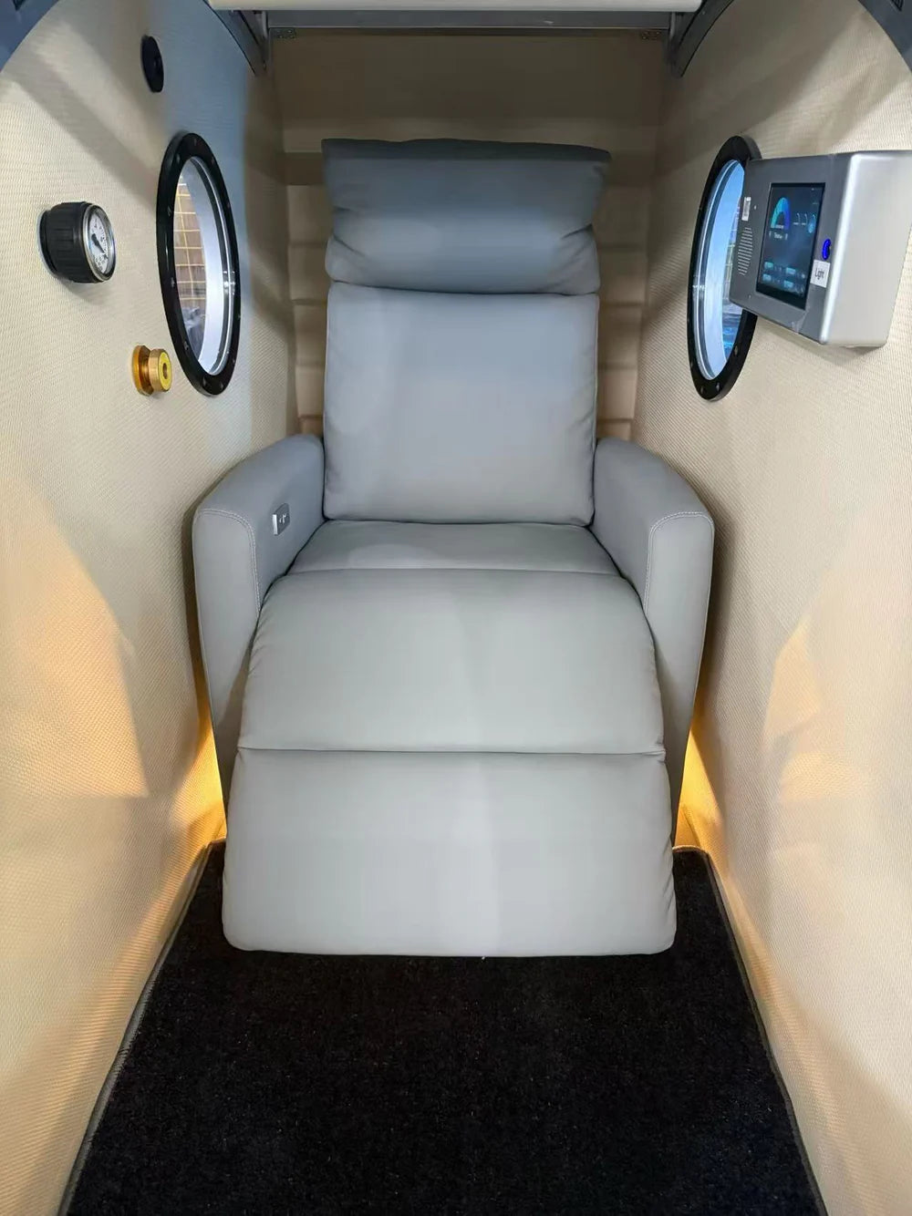 HP750 Hyperbaric Chamber