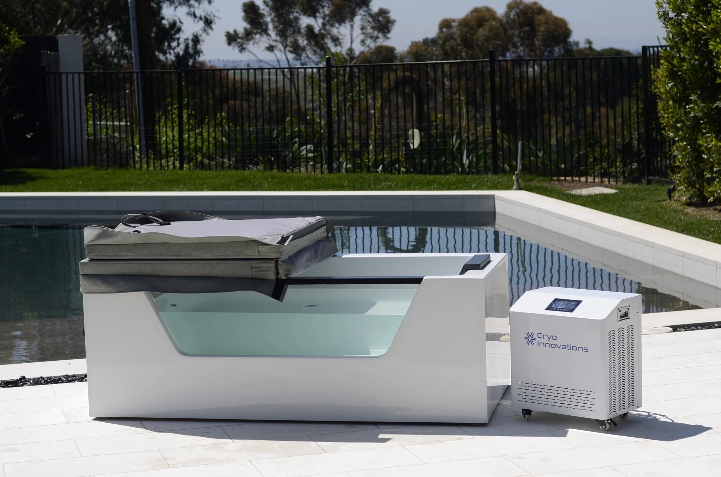 Cryo Innovations "WINDOW" Acrylic Cold Tub with 2025 Chiller/Heater